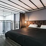 три 2-уровневые квартиры для 12 человек 4 км от аркадии Апартаменти