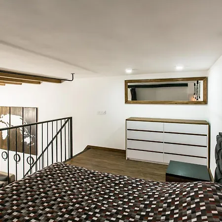 Apartman три дворівневі квартири для 12 гостей *