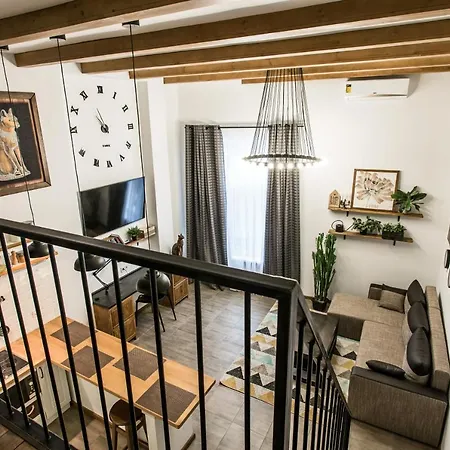 три дворівневі квартири для 12 гостей * Odessza