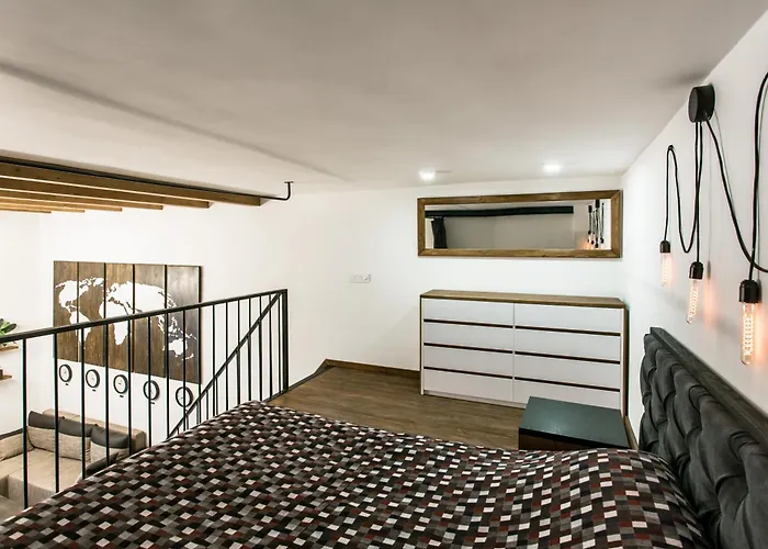 Apartman три дворівневі квартири для 12 гостей *