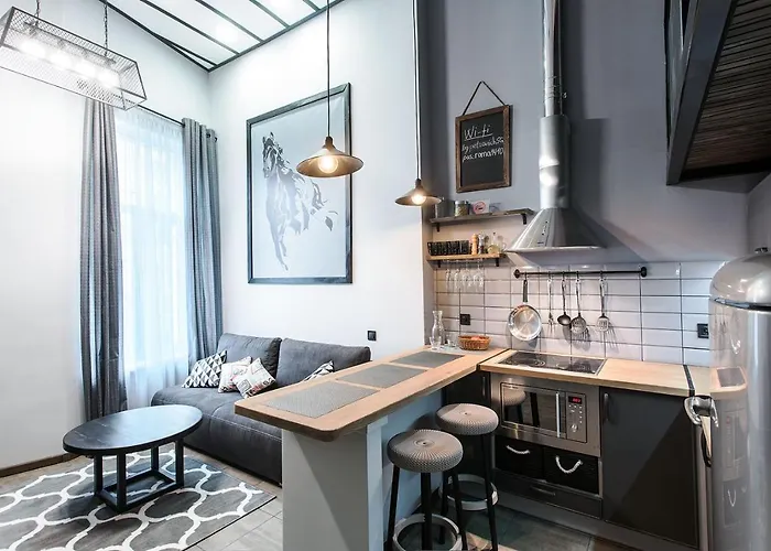 три дворівневі квартири для 12 гостей * Odessza