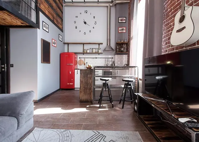 три дворівневі квартири для 12 гостей *