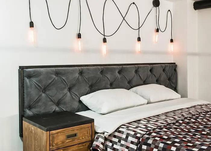 три дворівневі квартири для 12 гостей *