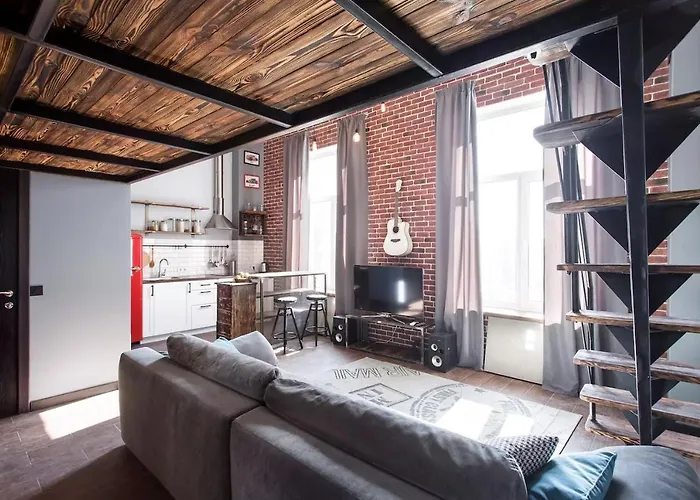 три дворівневі квартири для 12 гостей