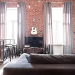 три дворівневі квартири для 12 гостей * Odessa