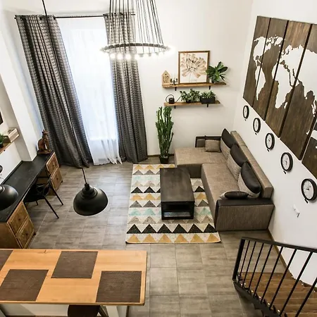 три дворівневі квартири для 12 гостей Odessa